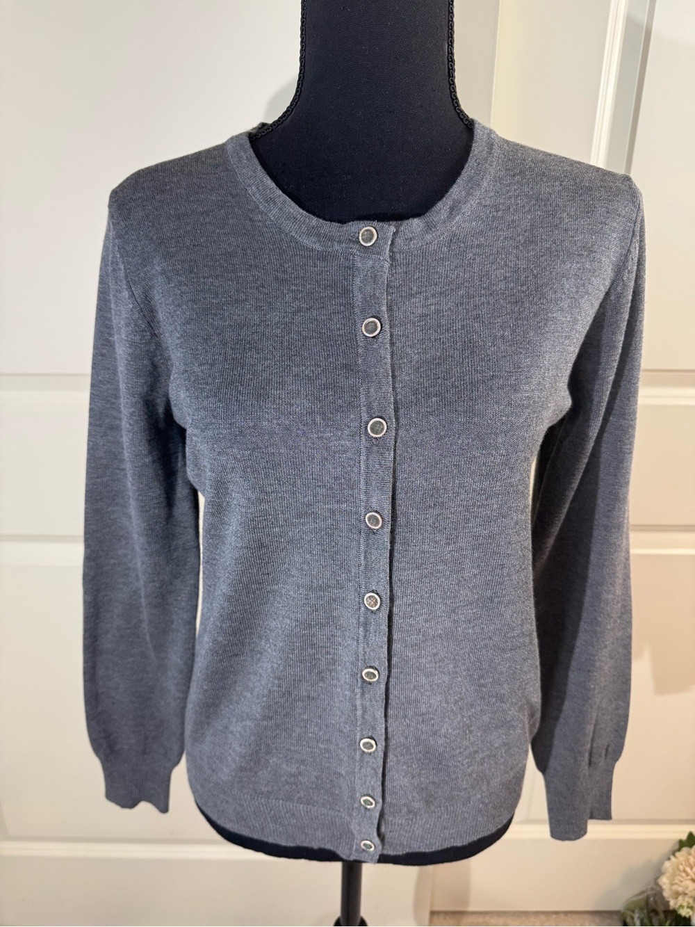 Anna Rose Gray Crewneck Button-Up Cardigan Small